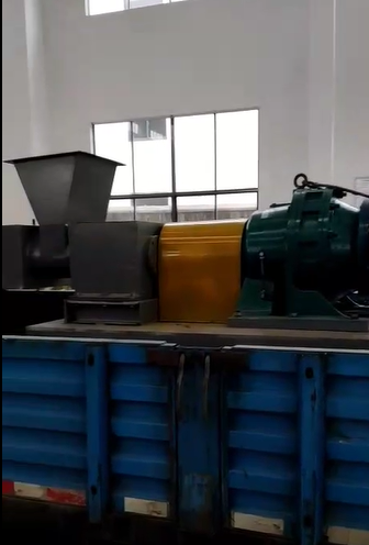 螺桿擠壓造料機